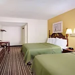 Travelodge By Wyndham Chambersburg