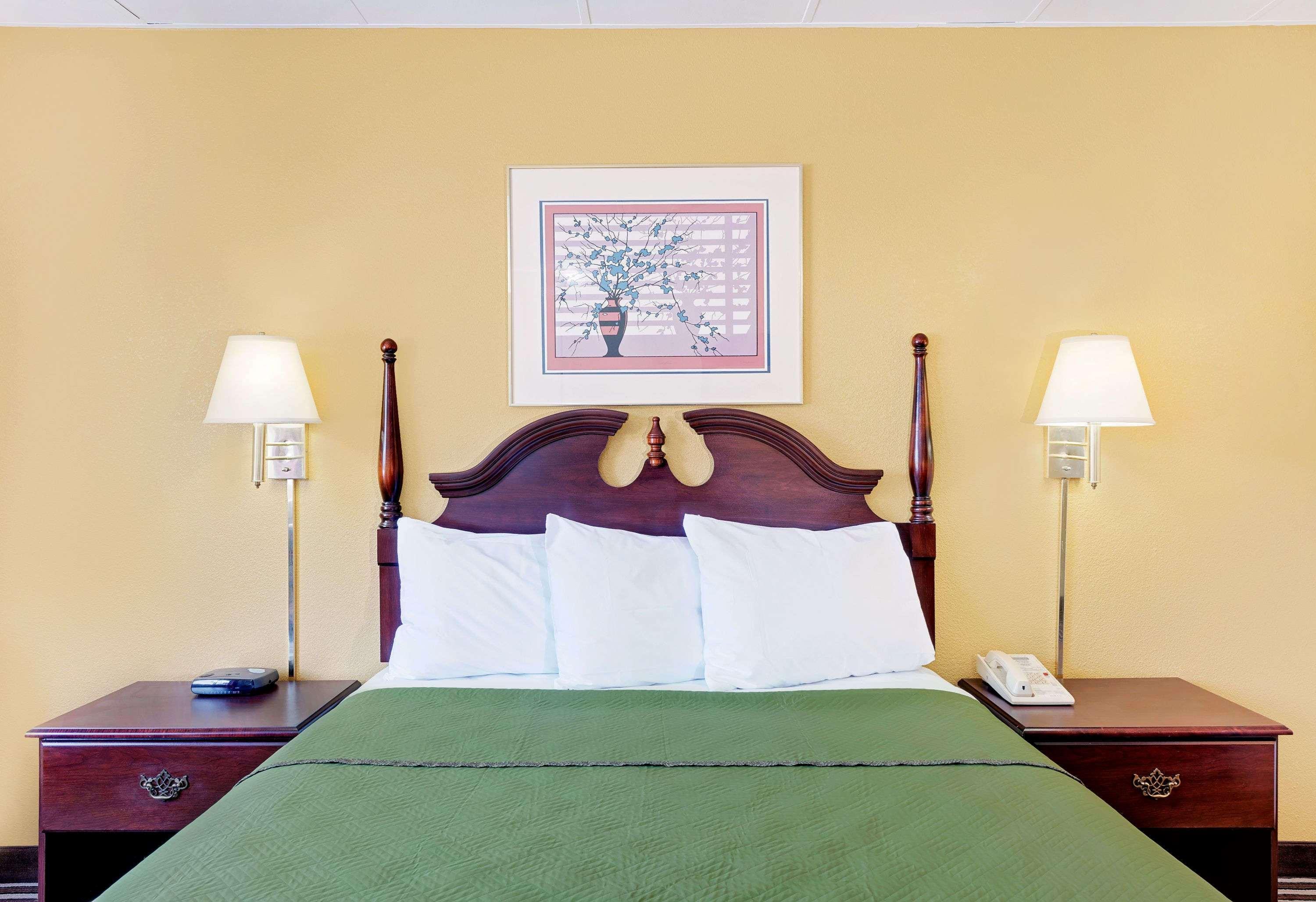 Travelodge By Wyndham Hotel 2*