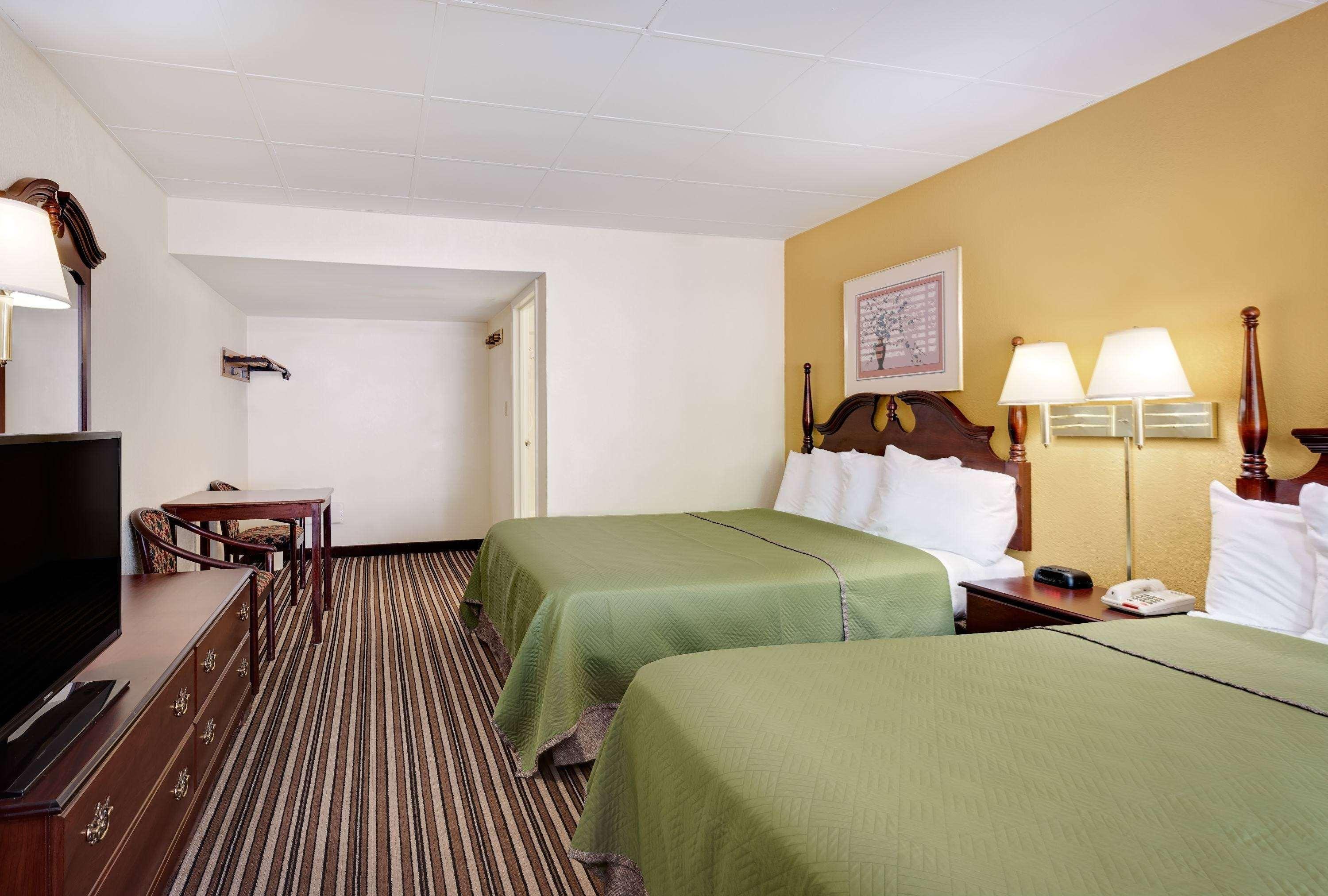 Travelodge By Wyndham Hotel Chambersburg